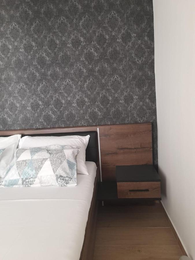 شقة بيروفاتش  في Apartman Sa Lodom 2+2 المظهر الخارجي الصورة
