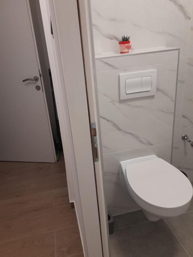 شقة بيروفاتش  في Apartman Sa Lodom 2+2 المظهر الخارجي الصورة